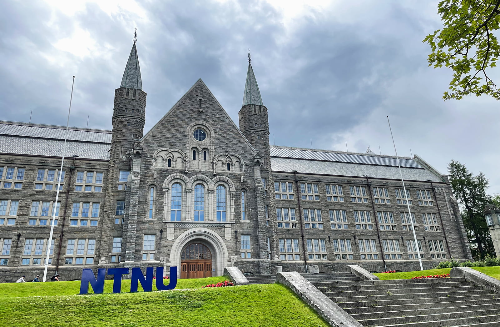 ntnu-trondheim-main-building